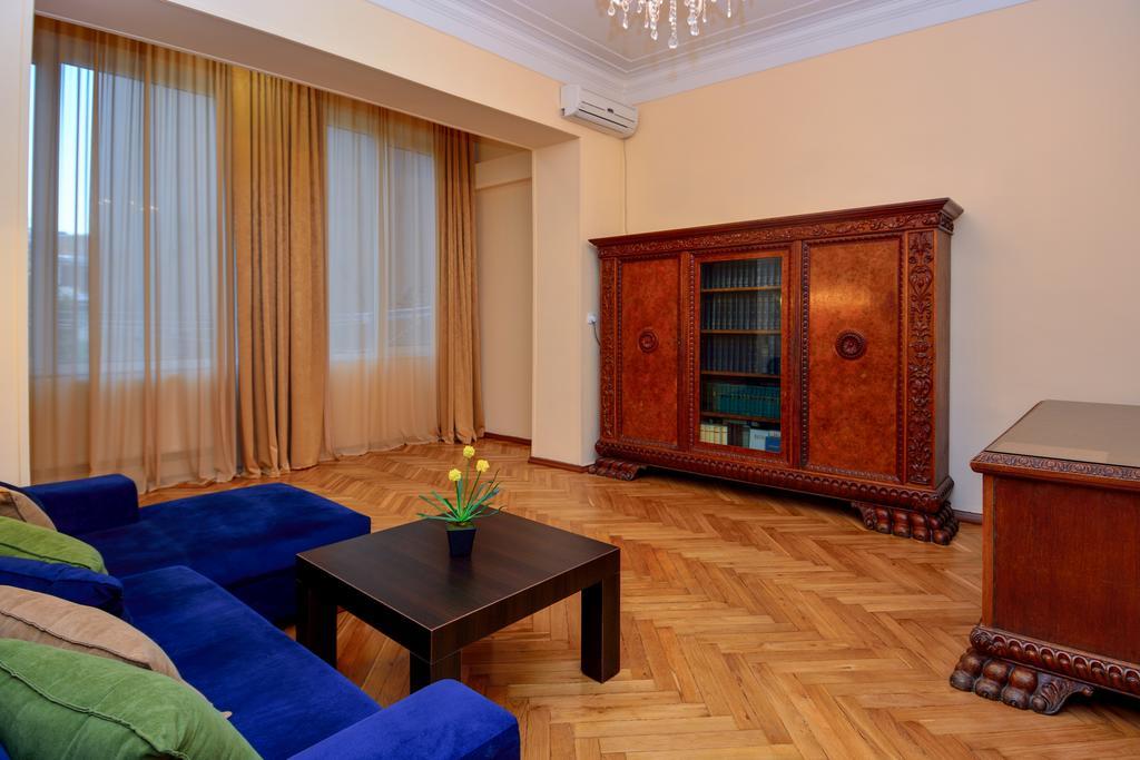 Gio'S Apartment Tbilisi Exteriör bild
