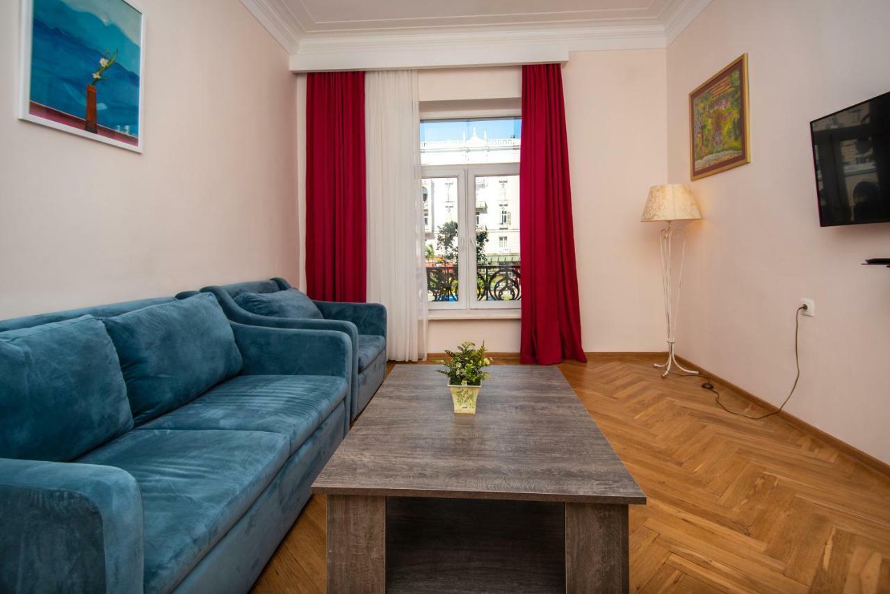Gio'S Apartment Tbilisi Exteriör bild